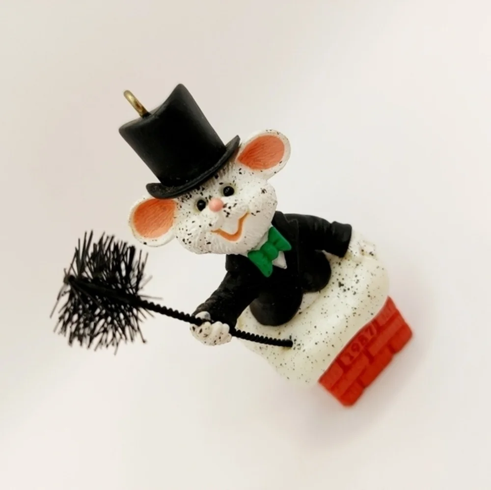 Vintage 1987 Hallmark Collector Ornament Wee‎ Chimney Sweep